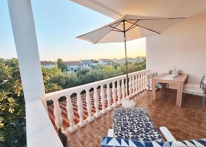 Cozy Apt 1 Min To The Sea - Private Terrace - Free Parking *