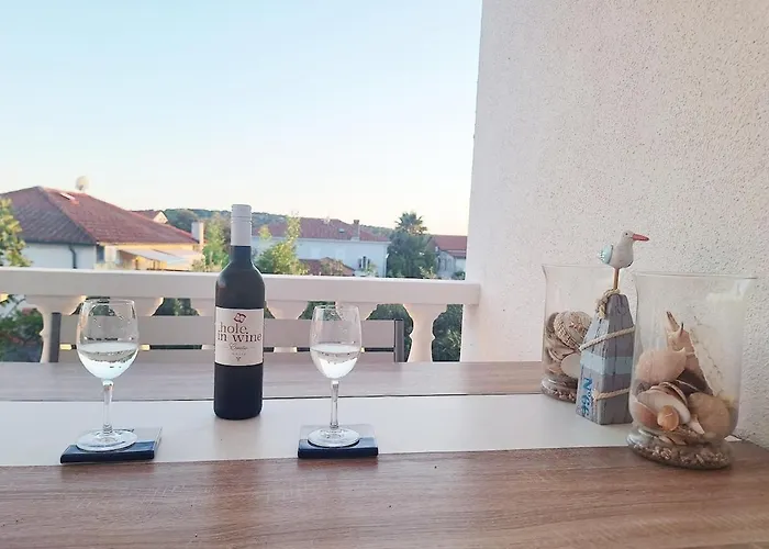 Cozy Apt 1 Min To The Sea - Private Terrace - Free Parking 公寓